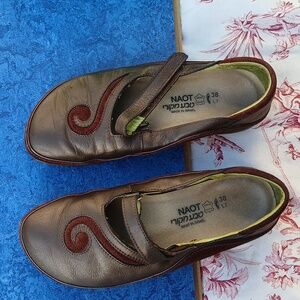NAOT Matai Brown Leather Mary Jane Shoes with Swirl Design Size 38 7-7.5